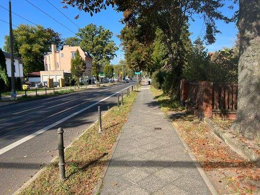 Straße vor dem Grundstück