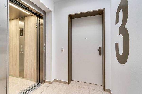 Aufzug von der TG bis ins 3. OG