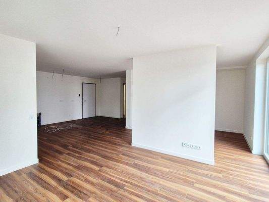 Blick Wohnbereich zu Kochbereich.jpg