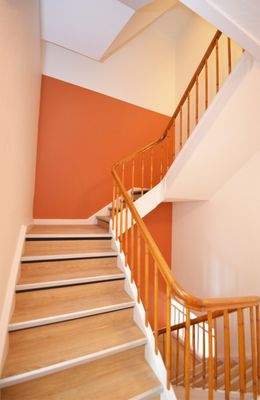 Das liebevoll gestaltete Treppenhaus