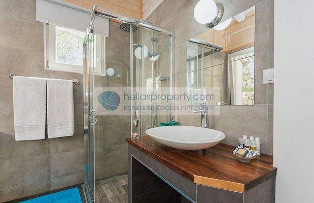 1c8a00e994904d90a3b1add359cec5b1-original