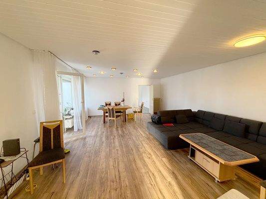 großzügiges Wohn- und Esszimmer