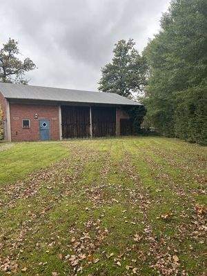 Halle / Stall / Nebenräume