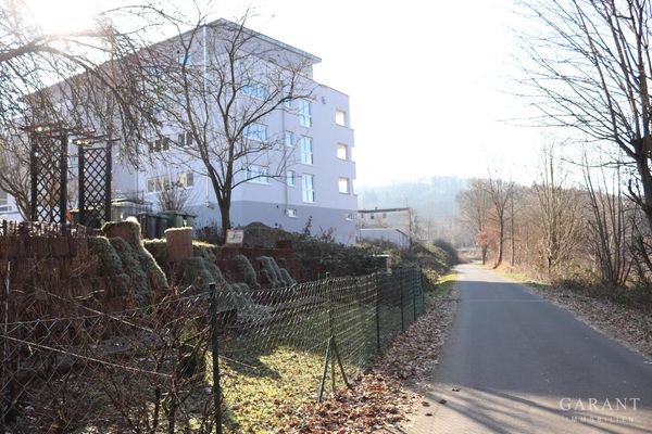 Westansicht mit Radweg