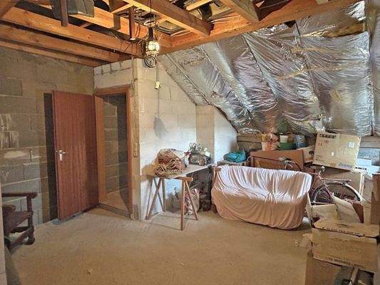 Unausgebauter Dachraum