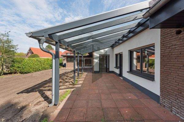 überdachte Terrasse