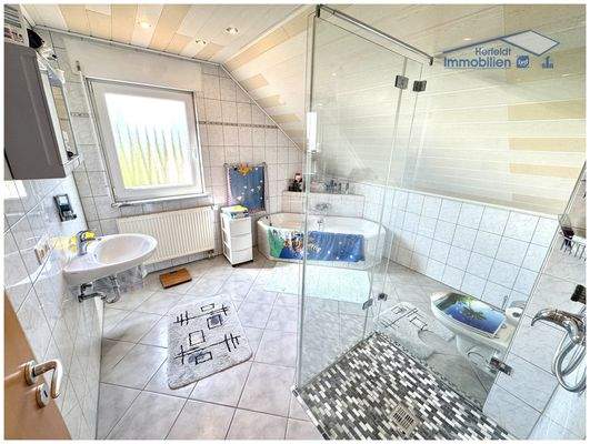 Modernes Badezimmer