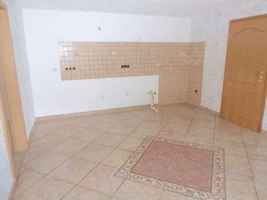 Küche mit Essbereich UG