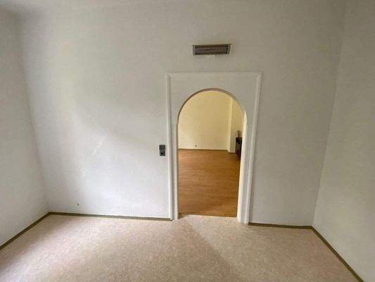 Küche im 2. OG in Richtung Wohnzimmer.jpg