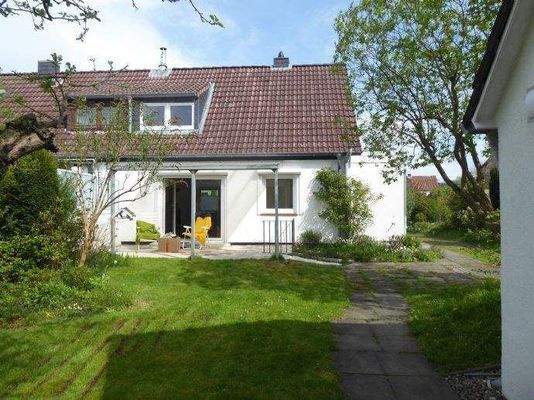 Aussenansicht im Sommer