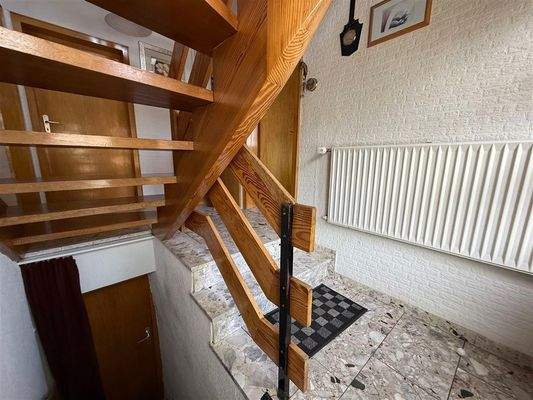 Hauseingang / Keller