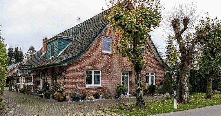 Außenansicht Eingang Haus 1 No