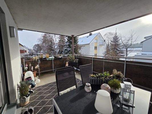 großer - überdachter 