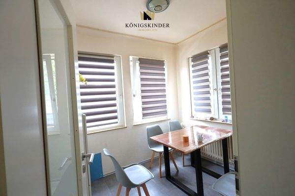 das Erkerzimmer im Erdgeschoss