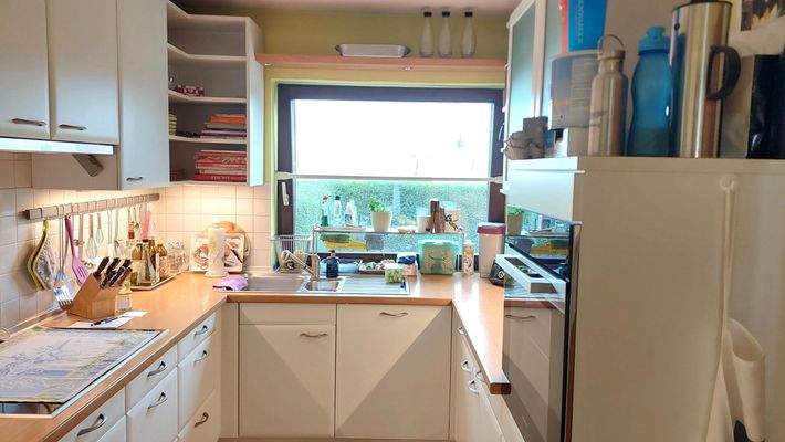 helle Einbauküche im Kaufpreis enthalten