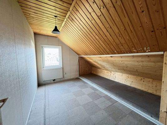 Haus-Gießen-Kleinlindener Straße 39- Zimmer DG__.J