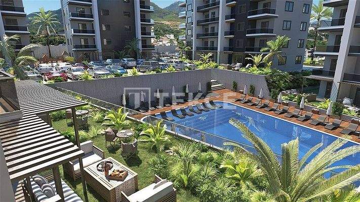 Flats with a Shared Pool Close to Social Amenities in Alanya