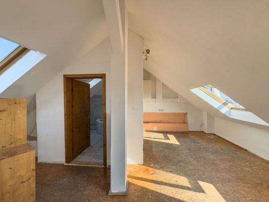 Badezimmer und Küchenbereich