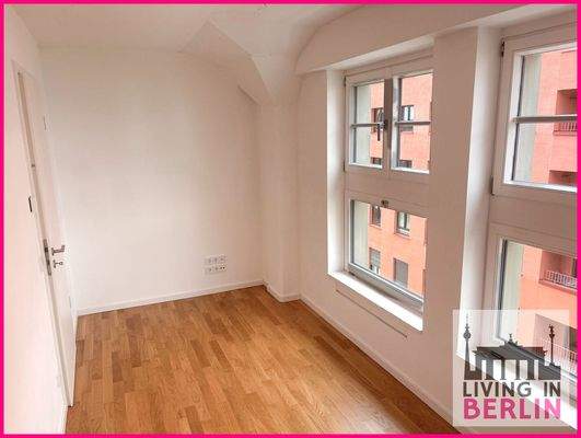 Arbeits- oder Kinderzimmer