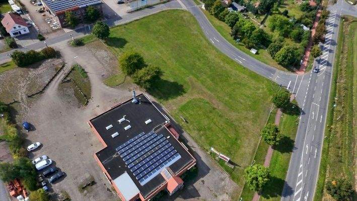 angrenzendes Grundstück