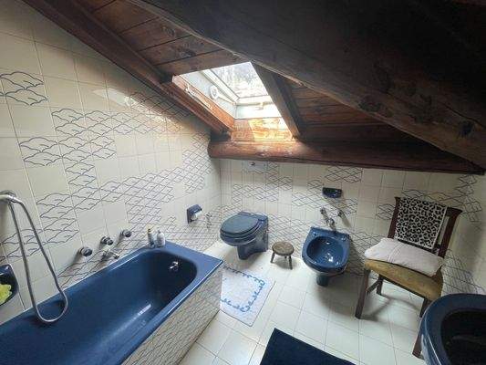Badezimmer im Dachgeschoss