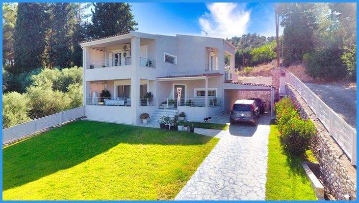 2e1261b39a47472da89b47ce7f2170e6-original