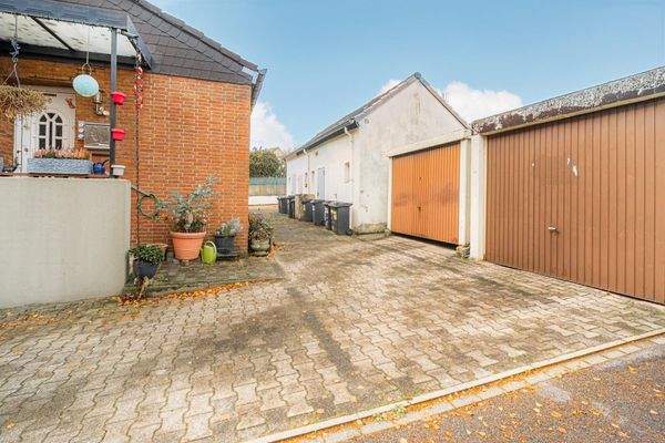 Außenansicht Garage