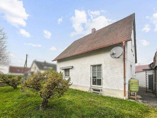 Seitliche Gartenansicht