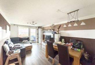 Wohnzimmer mit viel Platz