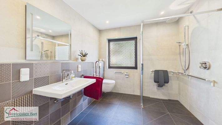 altersgerechtes Badezimmer