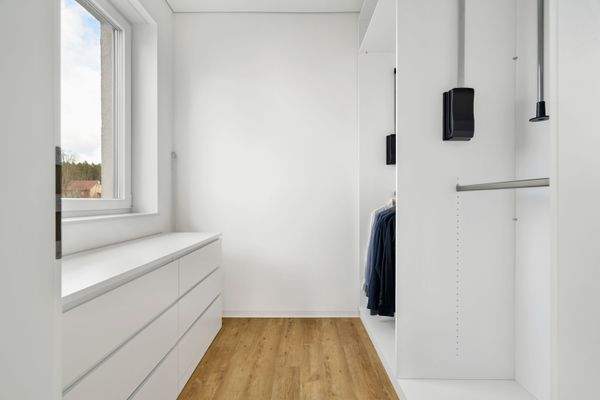 Begehbarer Kleiderschrank