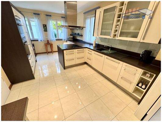 Sehr hochwertige Einbauküche