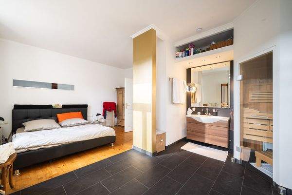 Schlafzimmer mit Bad