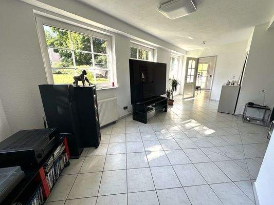 Helles und sonniges Wohnzimmer