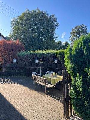 Freisitz vor dem Haus