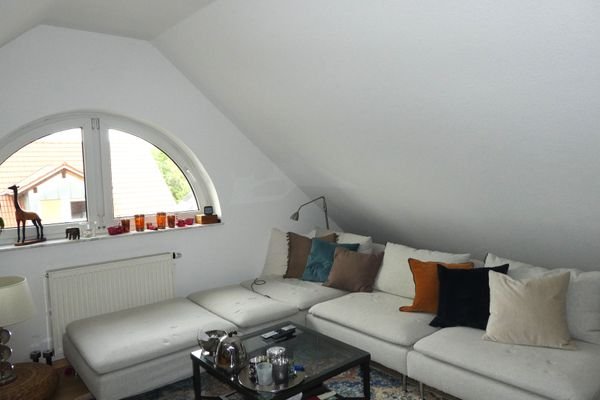 Wohnzimmer im Spitzboden