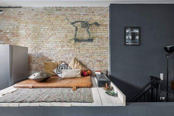 Warme Materialitäten im Wohnbereich