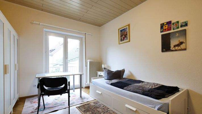 061 Schlafzimmer mit 2 Einzelbetten Schrank (1 von