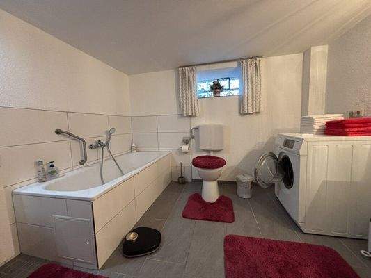 Badezimmer Untergeschoss (1)