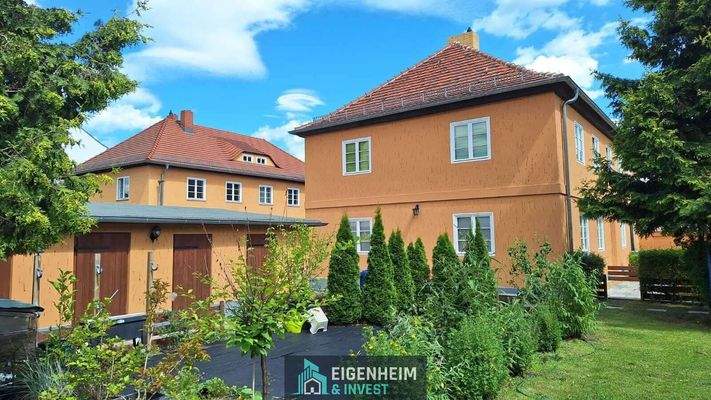 Mehrfamilienhaus mit Nebengelass