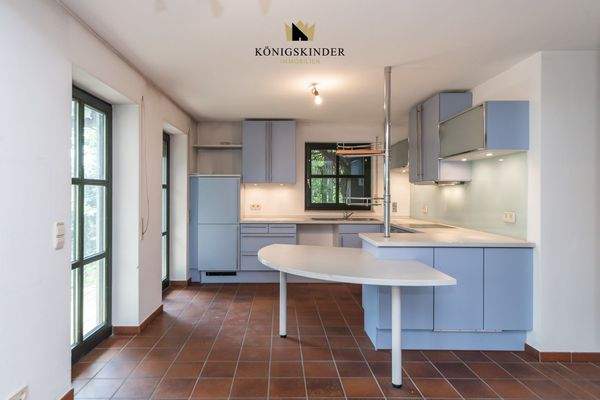 1 UG: Küche mit Zugang zu Terrasse