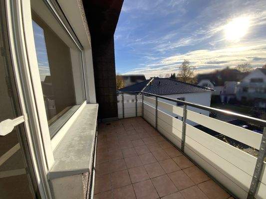 Balkon über die gesamte Wohnzimmerbreite