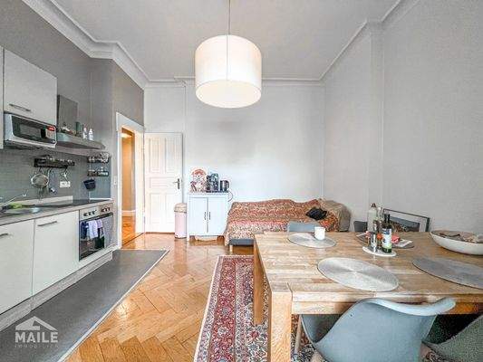 Wohn-Esszimmer und Küche