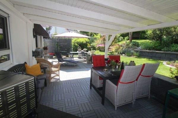 Überdachte Terrasse