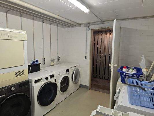 Waschmaschinen- und Trockenraum