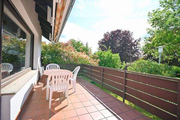 Großer Balkon EG