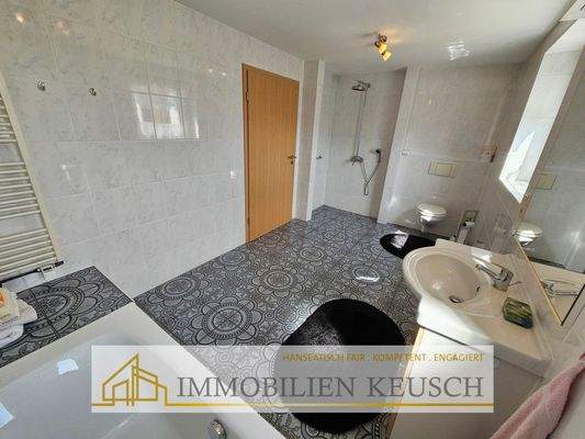 Dusch- und Wannenbad EG