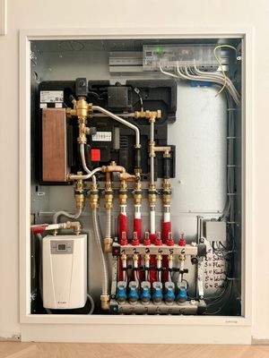 Warmwasserversorgung und Fußbodenheizung