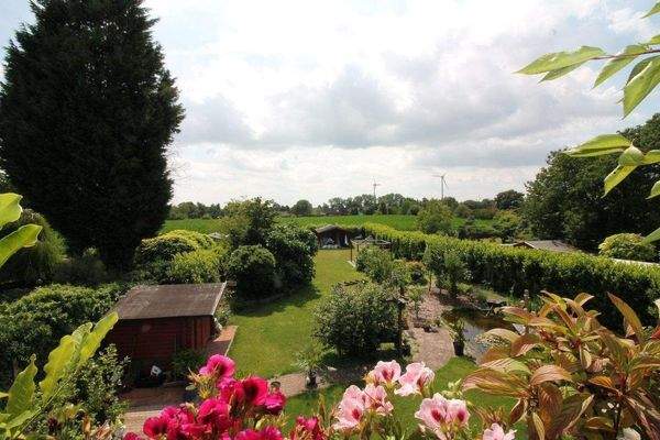 Blick von der Loggia in den Garten