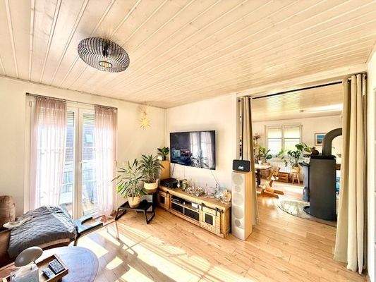 OG Blick von Wohnbereich in Essbereich